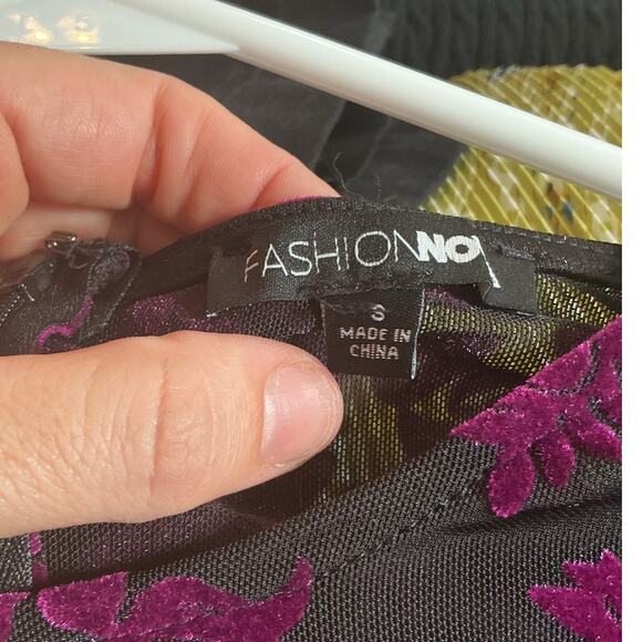 Fashion Nova Womens Velvet Burnout Dress Size Small Burgundy Whimsigoth HOCO - Picture 2 of 11